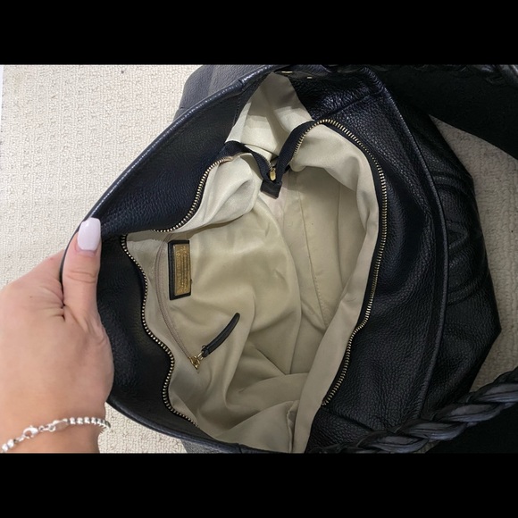 Black leather authentic Valentino bucket purse - Picture 4 of 4